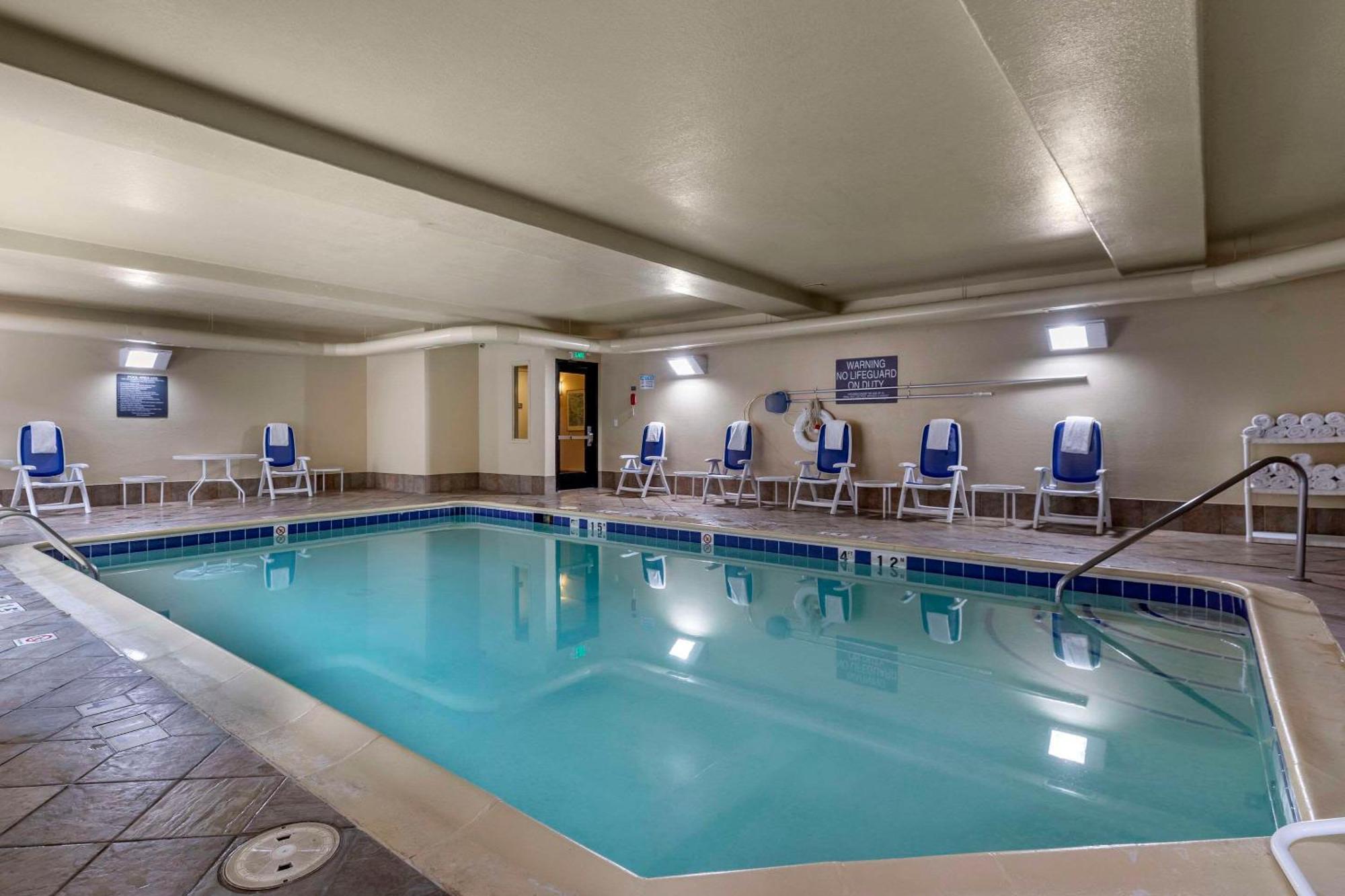 Comfort Suites Golden West On Evergreen Parkway Exterior foto